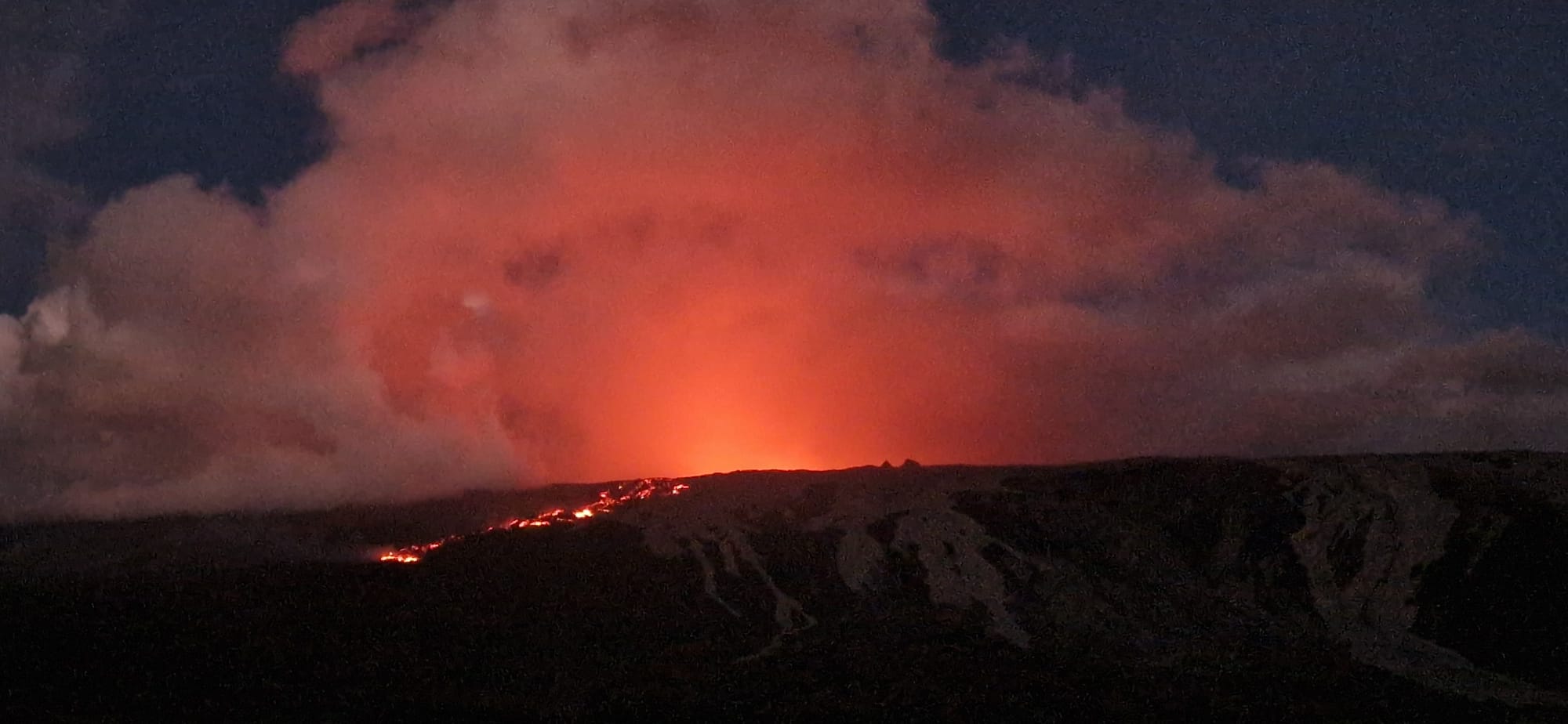Éruption du Piton de la Fournaise : Atmo Réunion surveille la qualité de l'air !